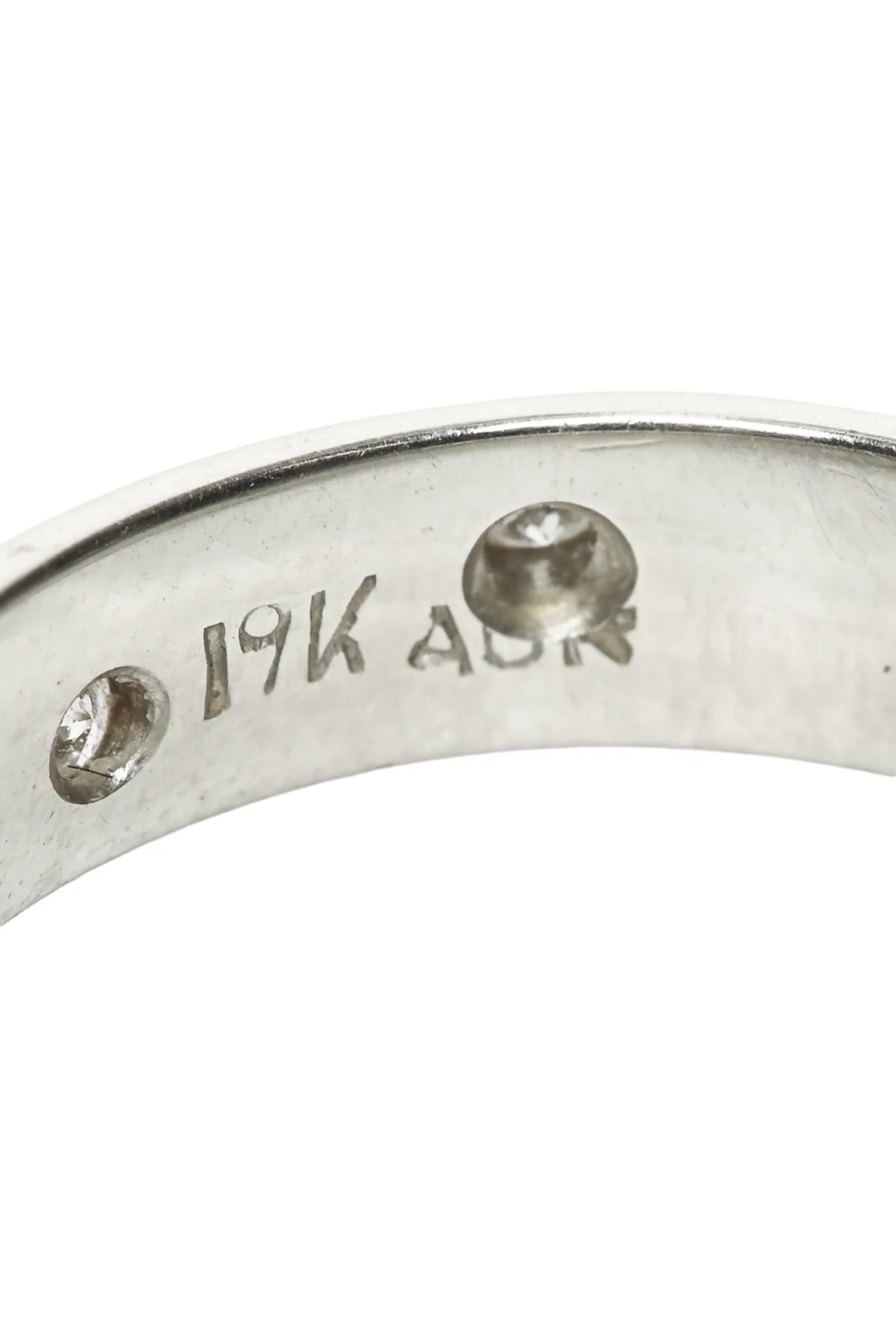 19K White Gold Multi Diamond Size 4.5 Ring - Image 2