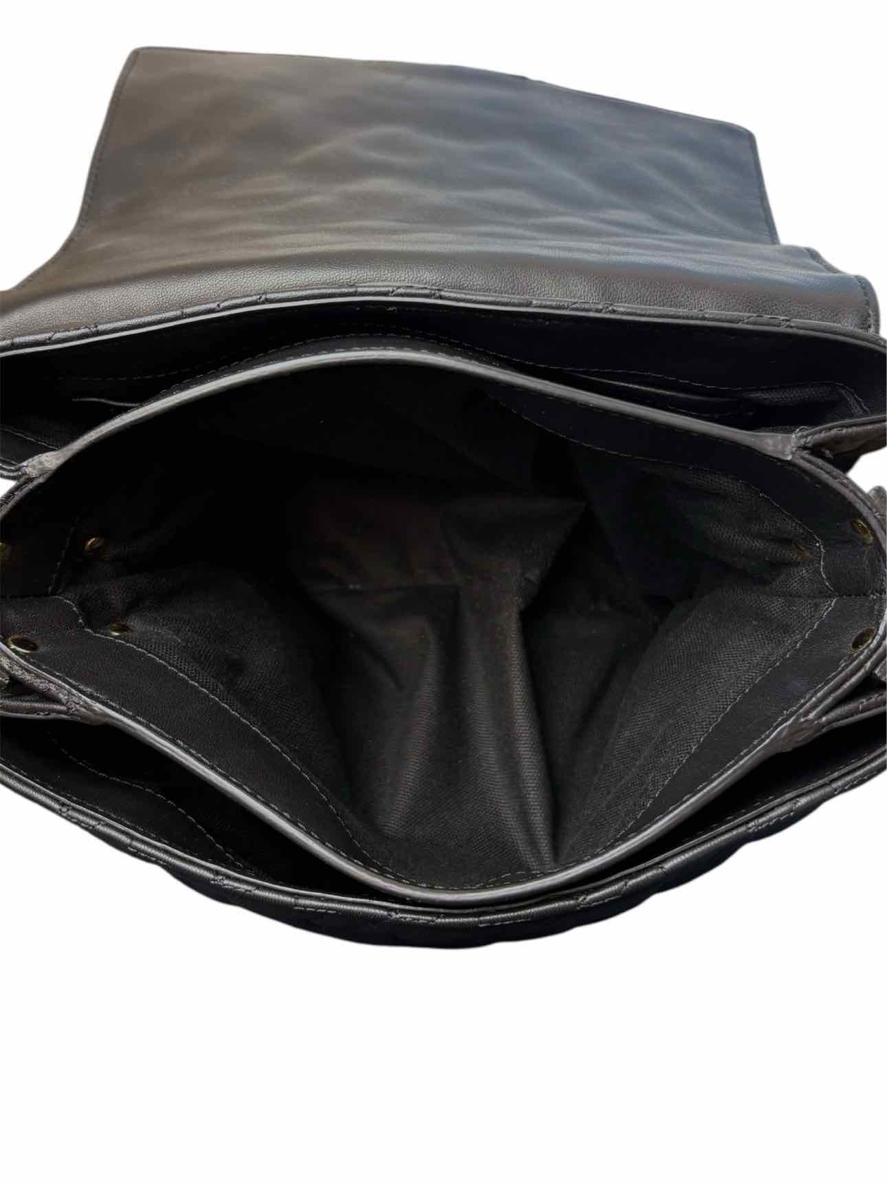 Alexander Mcqueen Quilted Leather Double Skull Purse - Image 6
