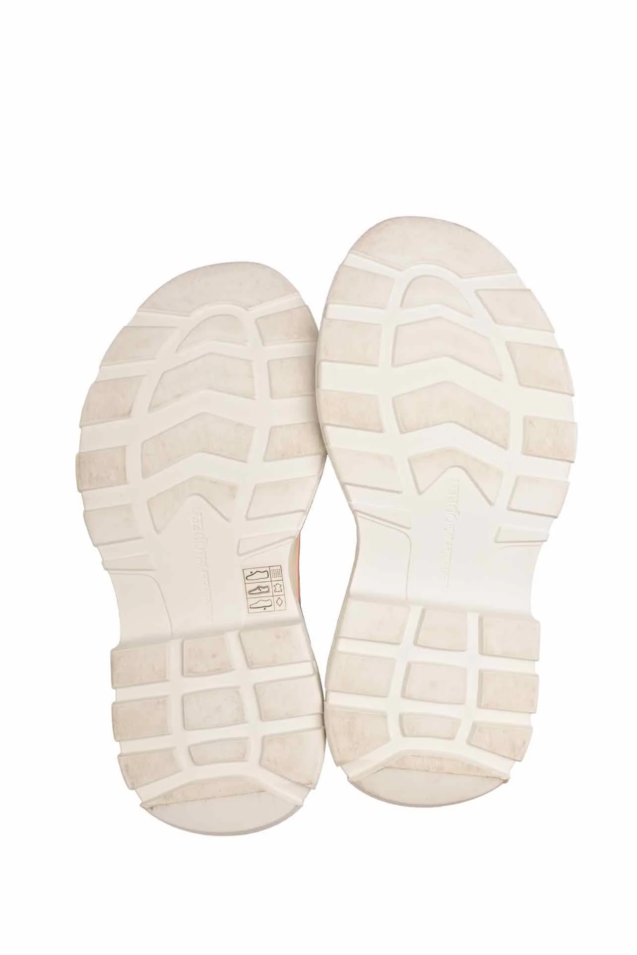 Alexander Mcqueen Size 35 Tread Slick Lace Up Sneaker - Image 5