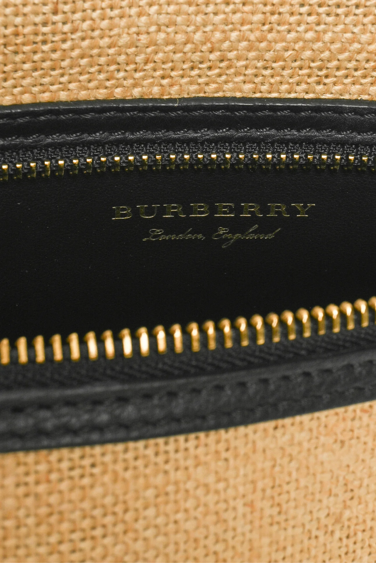 Burberry Logo Print Jute Clutch - Image 5