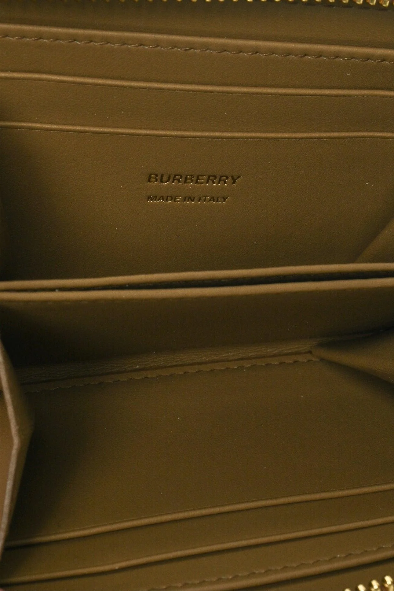 Burberry Logo Zip Wallet - Image 5