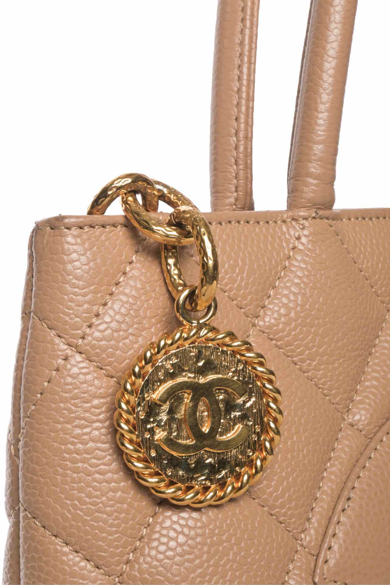 Chanel 2002-2003 Caviar Medallion Tote - Image 7