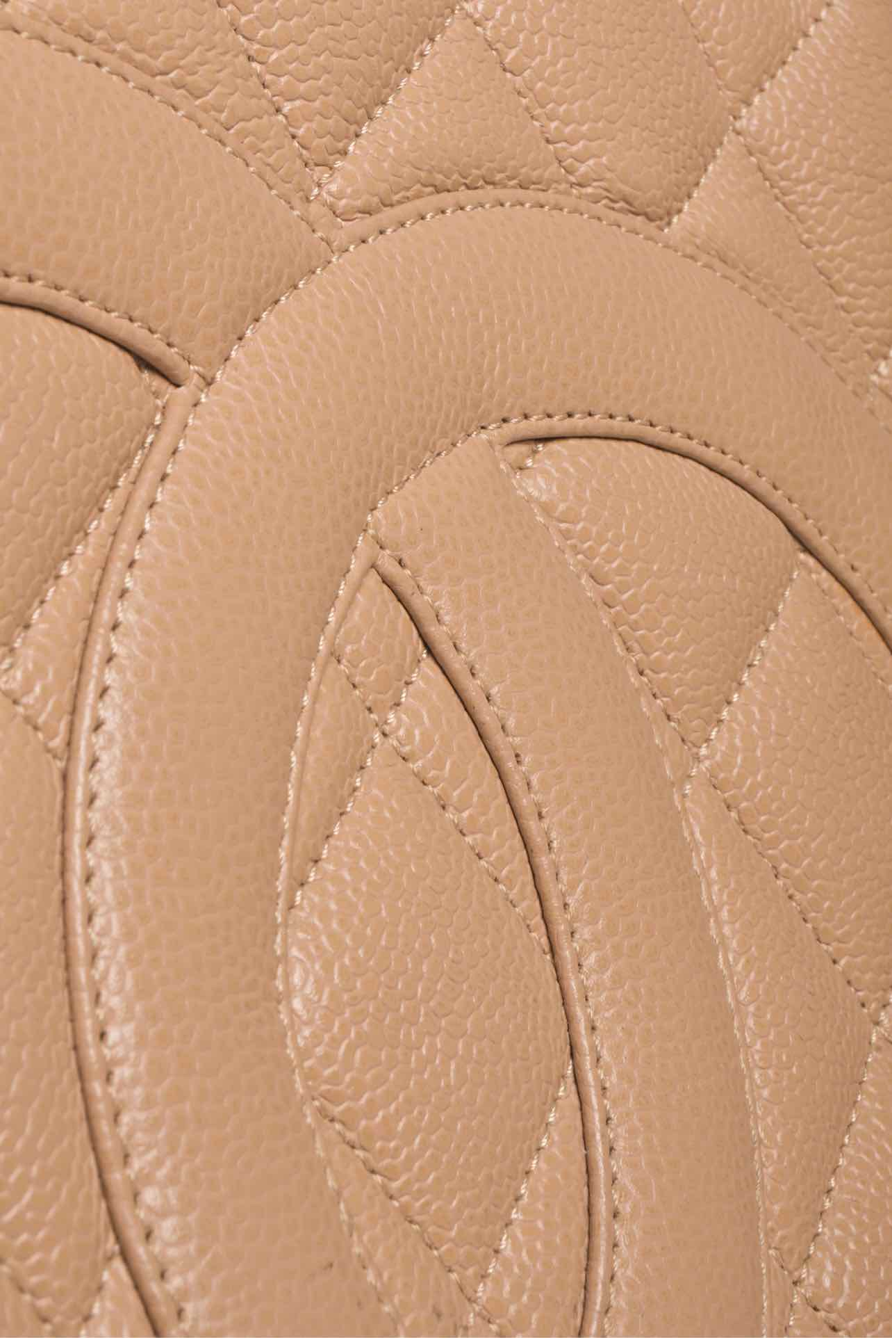 Chanel 2002-2003 Caviar Medallion Tote - Image 8