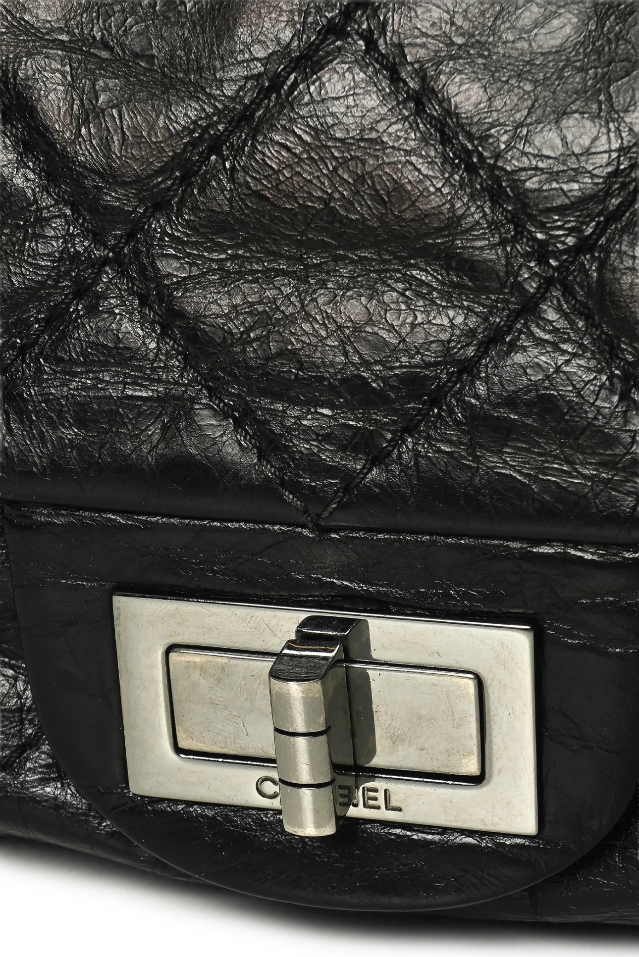 Chanel 2008-2009 Quilted Aged Calfskin 2.55 Reissue Flap Shoulder Bag - Image 6