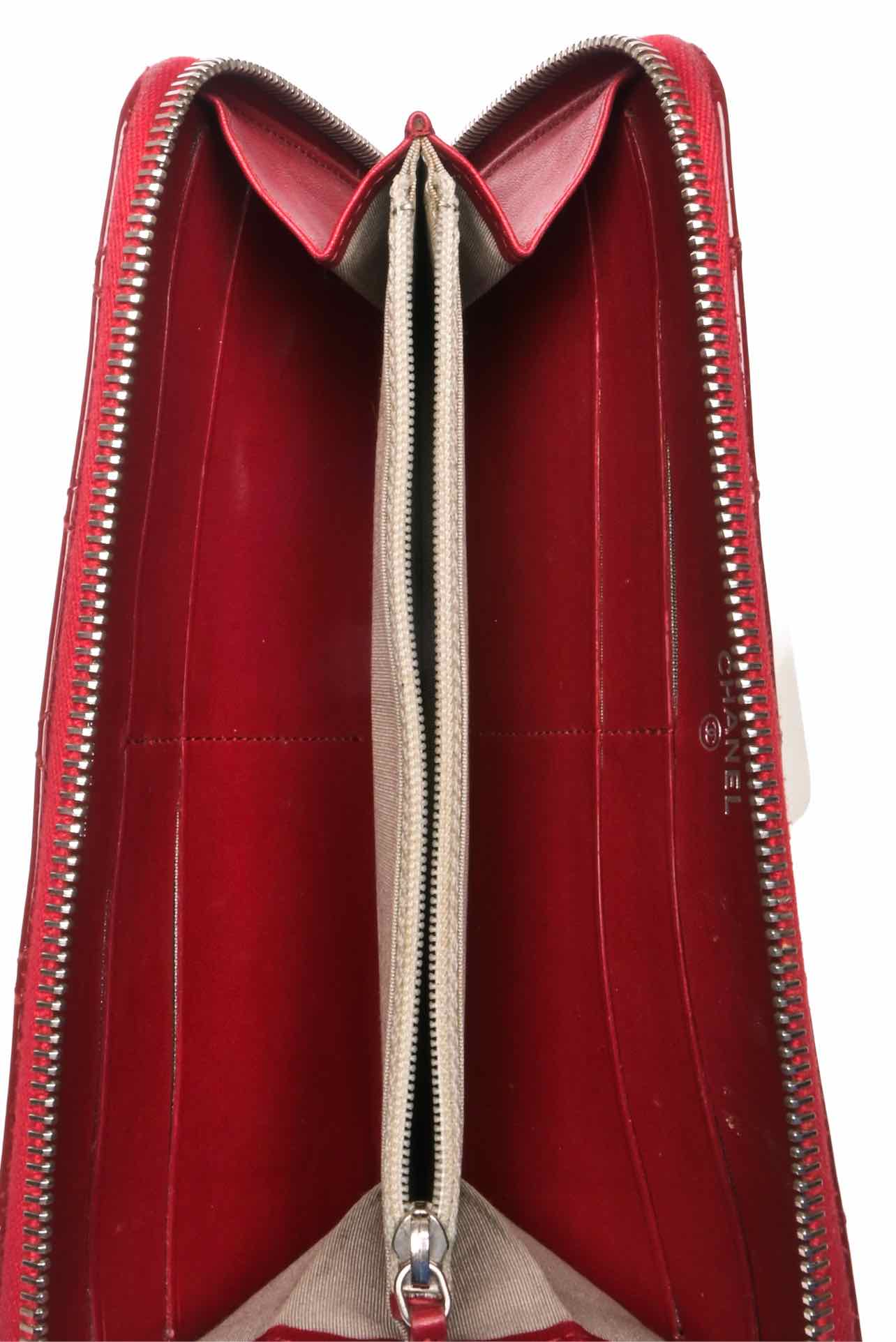 Chanel 2009-2010 Zip Around Wallet - Image 4