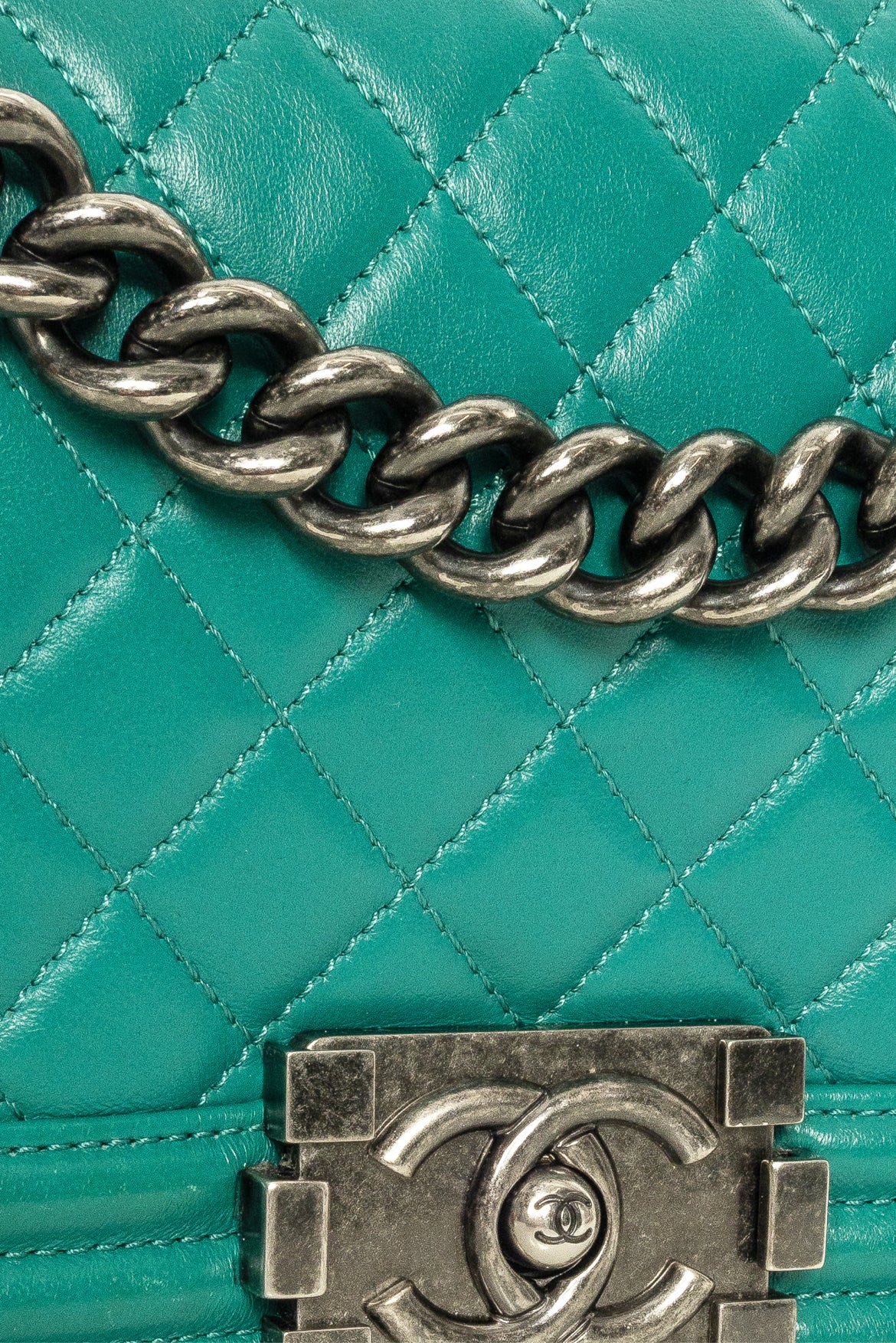Chanel 2016-2017 Calfskin Quilted Medium Boy Bag - Image 6