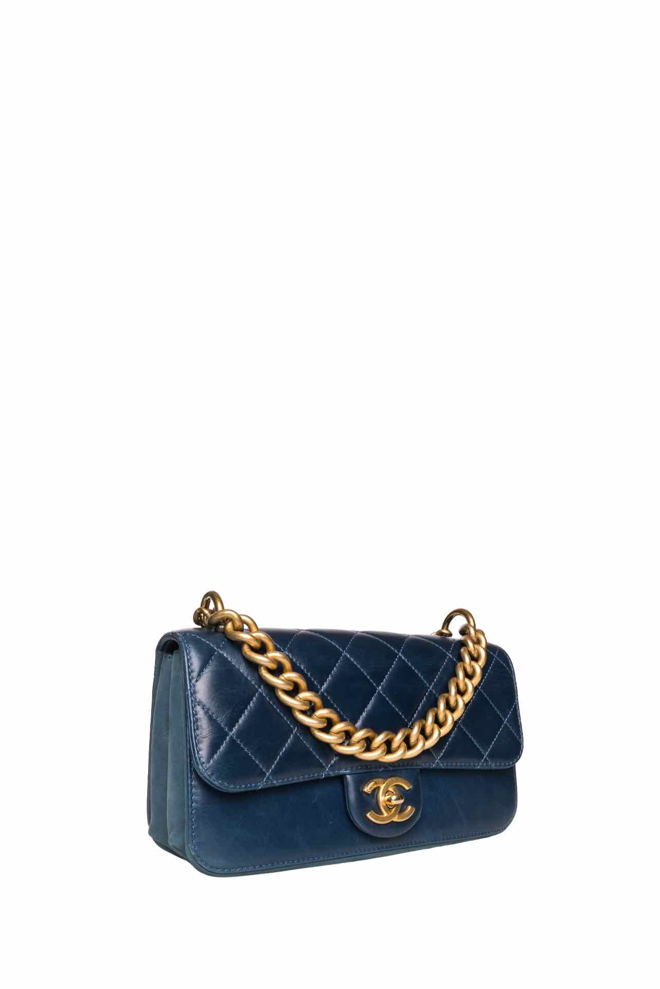 Chanel 2018-19 Quilted Glazed Cosmopolite Straight Line Flap Bag - Image 2