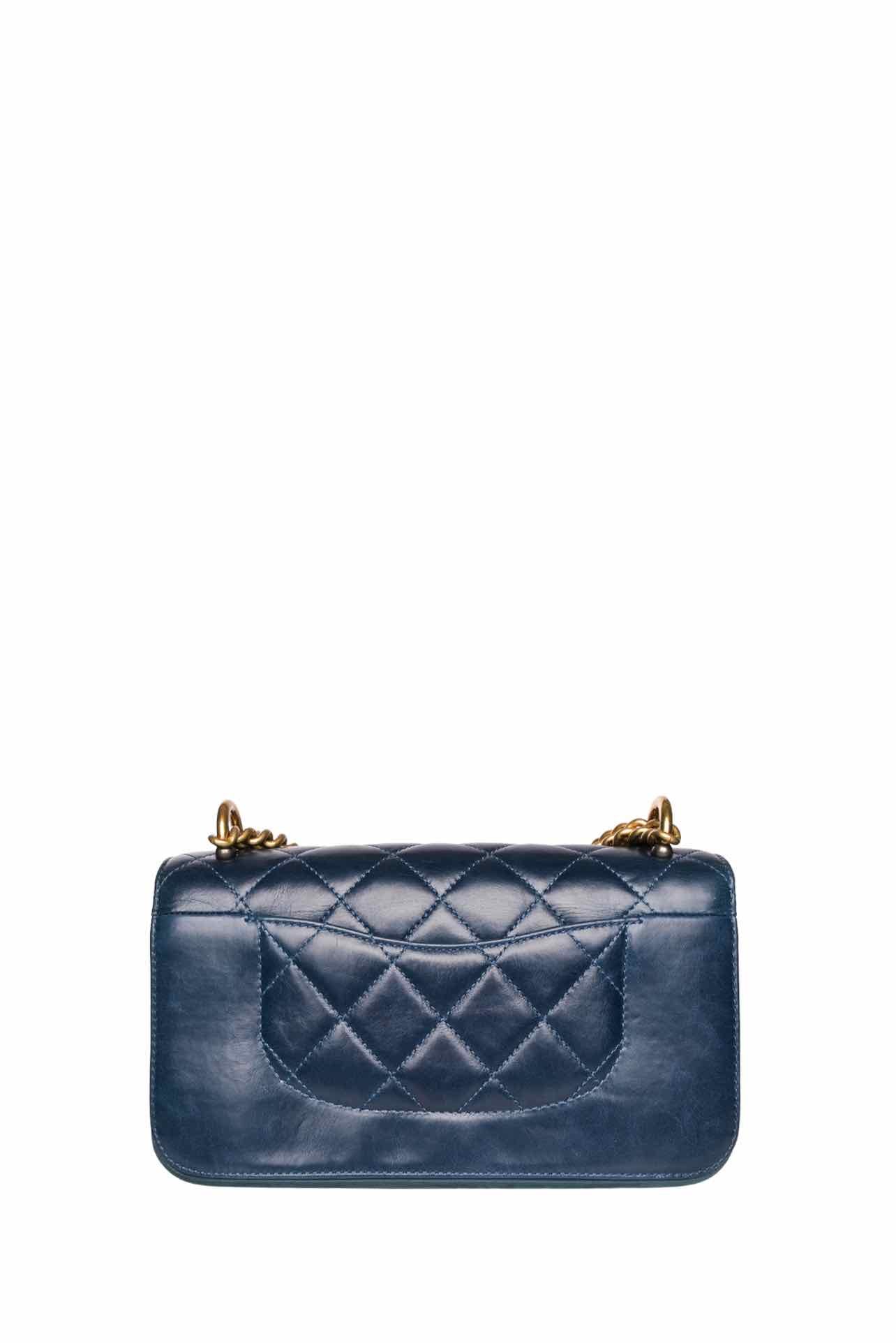 Chanel 2018-19 Quilted Glazed Cosmopolite Straight Line Flap Bag - Image 3