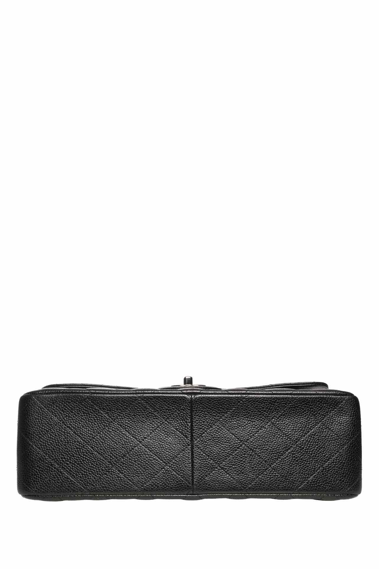 Chanel 2018 Caviar Quilted Jumbo Double Flap Shoulder Bag - Image 5