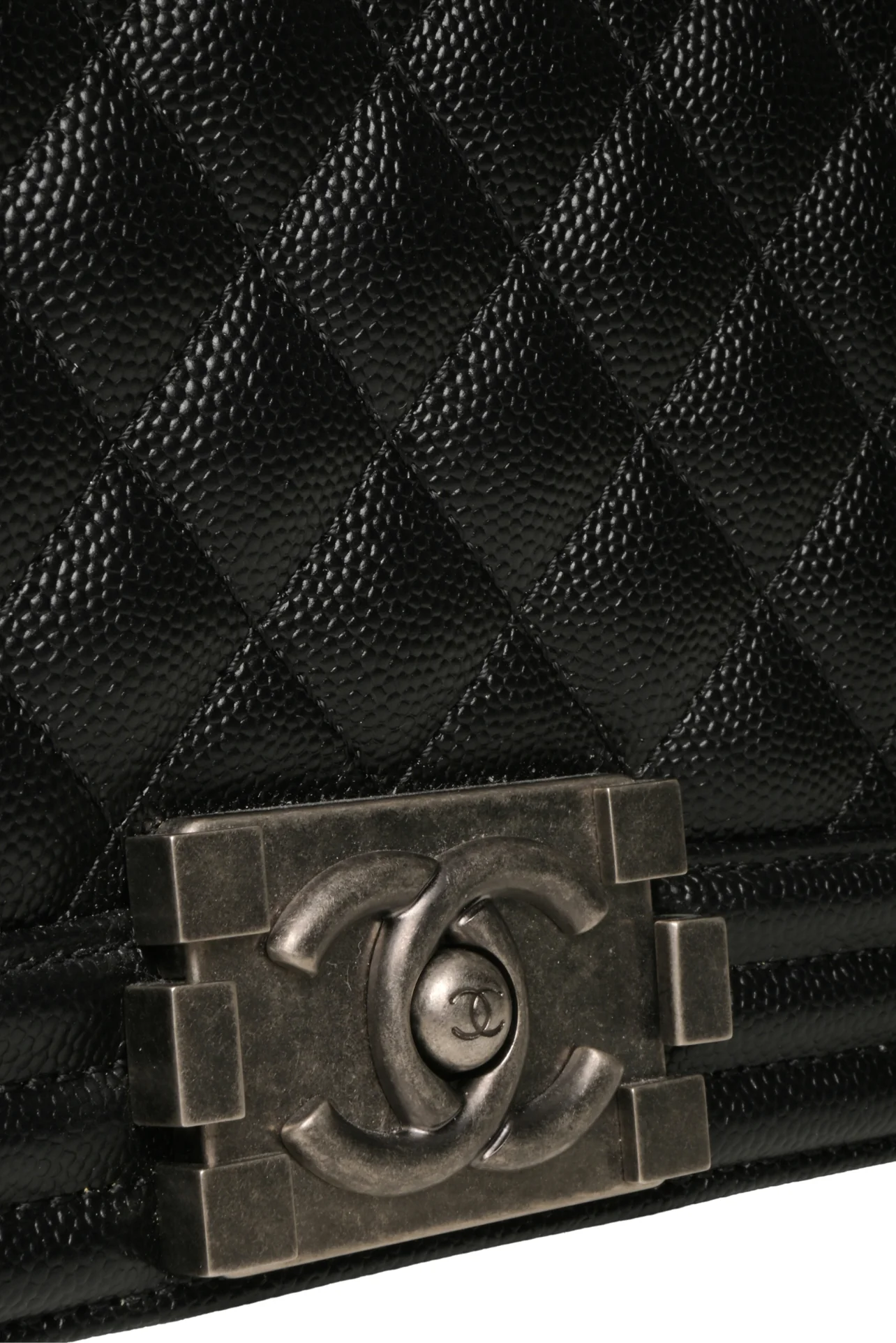 Chanel 2019 Caviar Quilted Medium Boy Bag - Image 3
