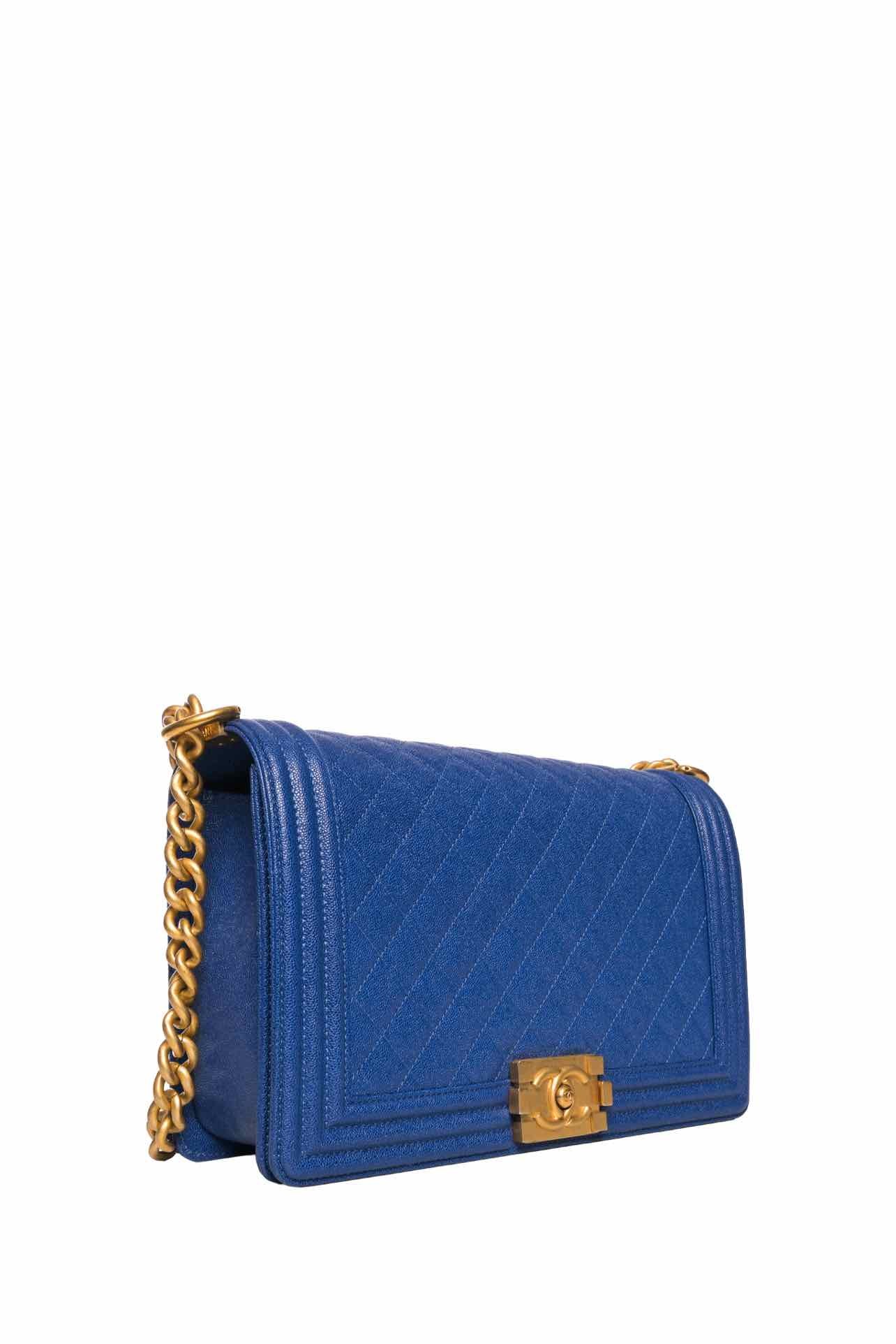 Chanel 2019 Caviar Quilted Medium Boy Shoulder Bag - Image 2