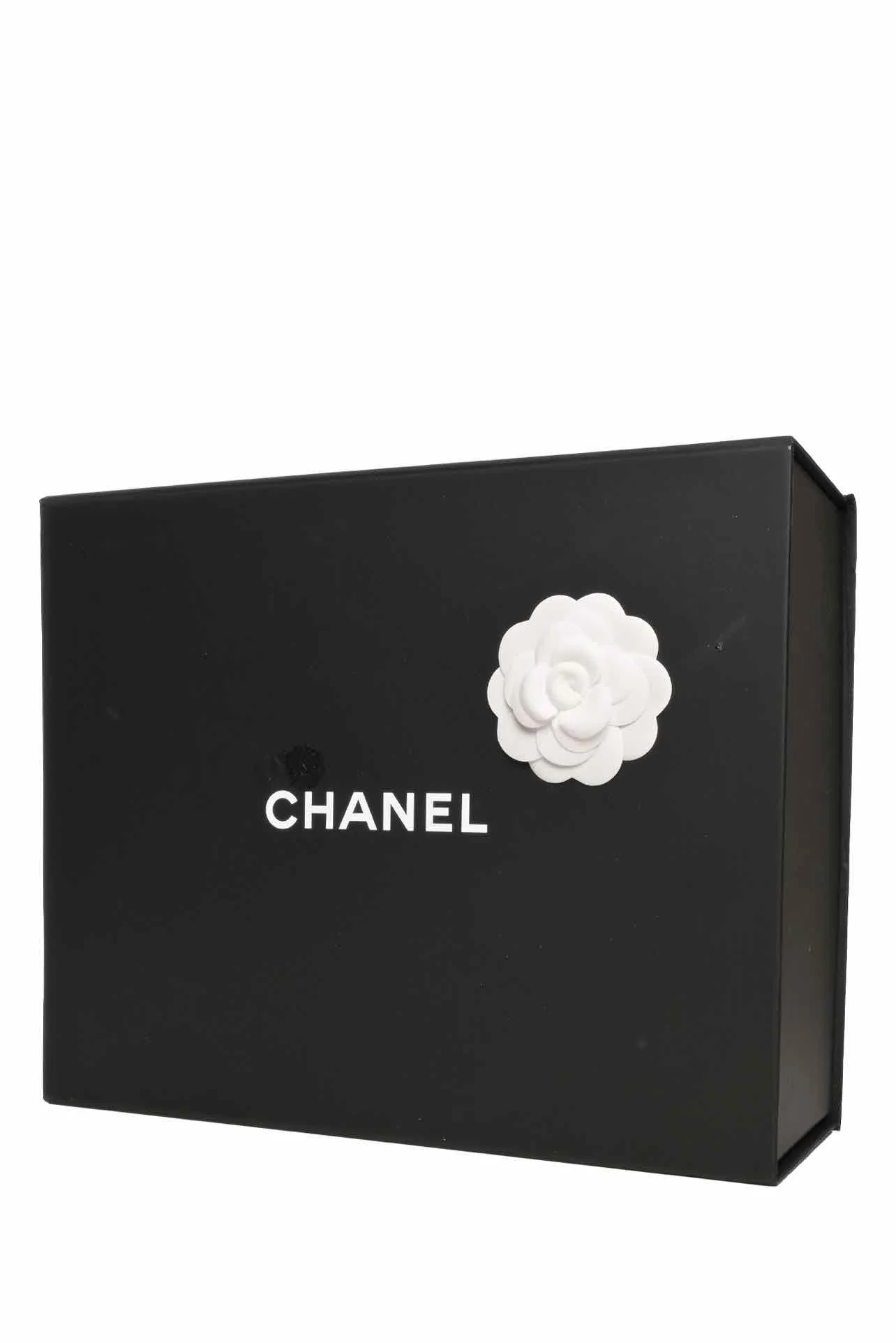 Chanel 2019 Caviar Quilted Medium Boy Shoulder Bag - Image 7