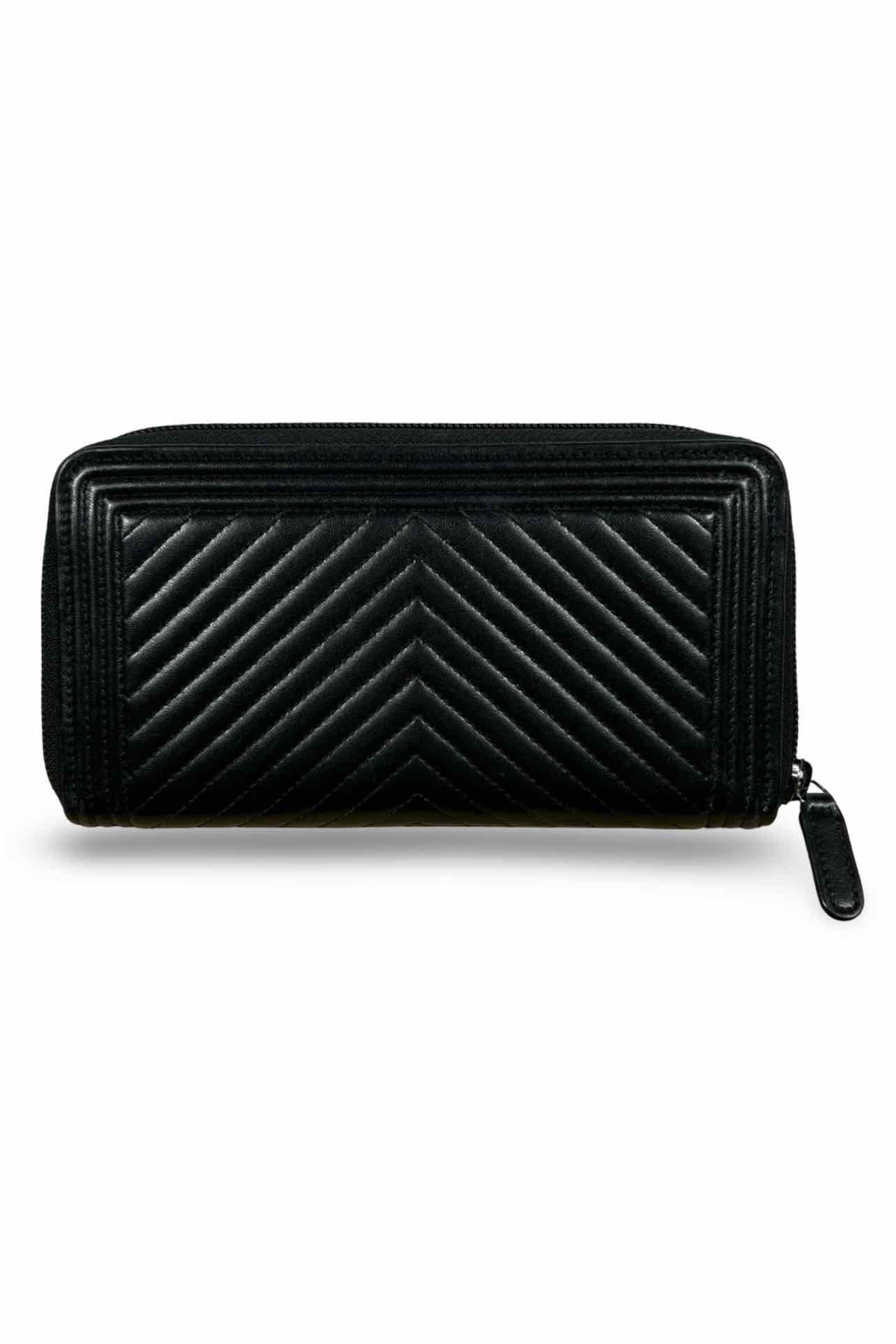 Chanel Boy Zip Around Chevron Wallet - Image 3