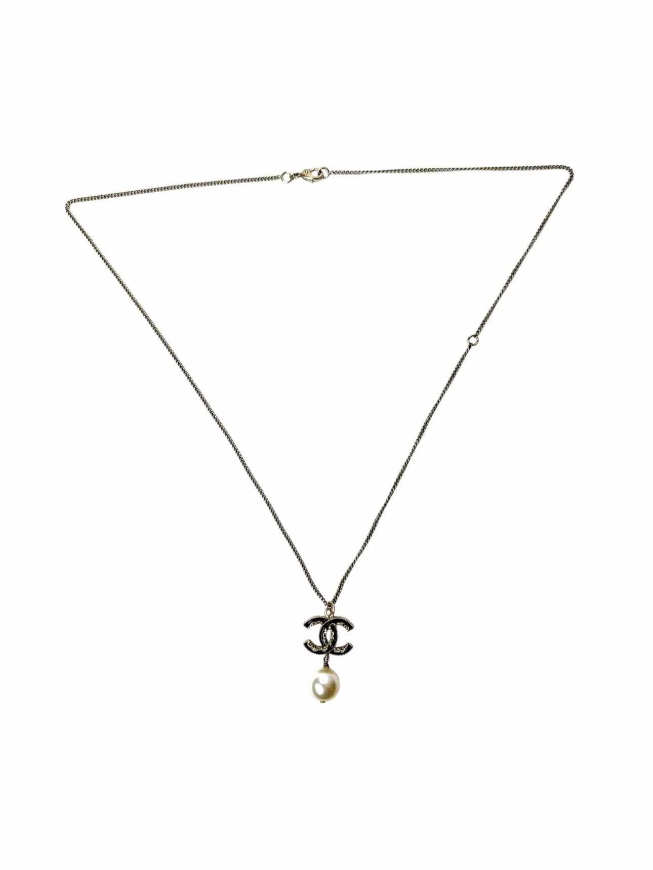 Chanel CC Logo Faux Pearl Pendant Necklace - Image 2