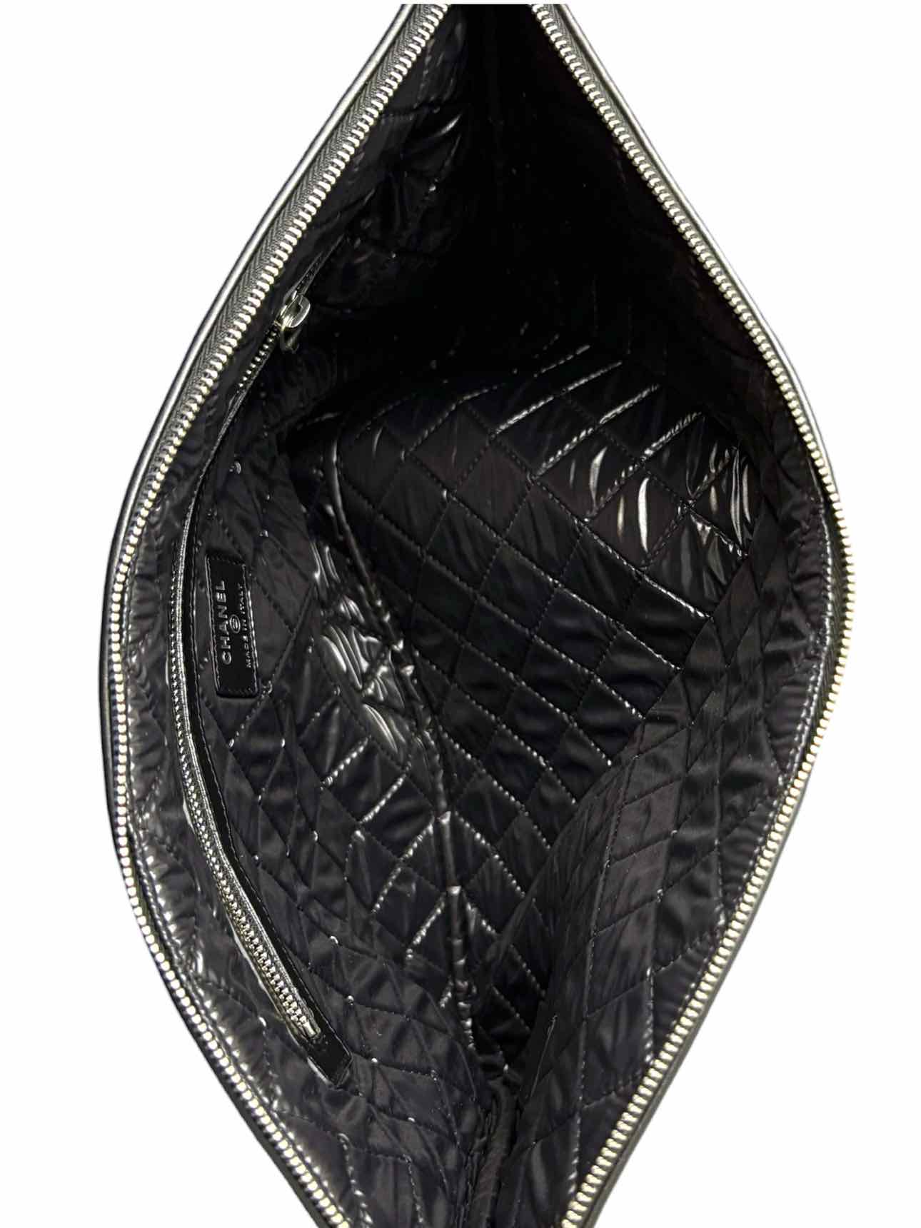 Chanel Deauville O-Case Logo Pouch Clutch - Image 6