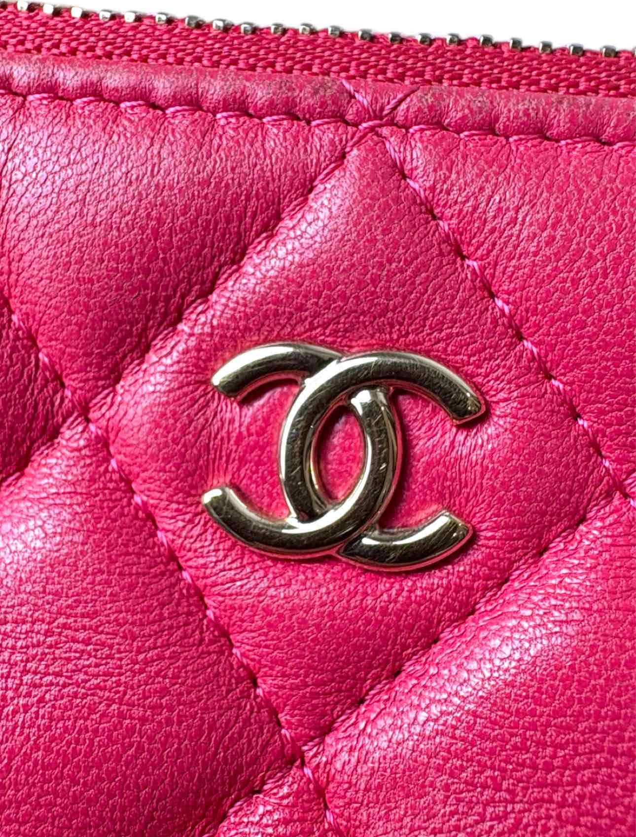 Chanel Quilted Lambskin O Case Clutch - Image 13