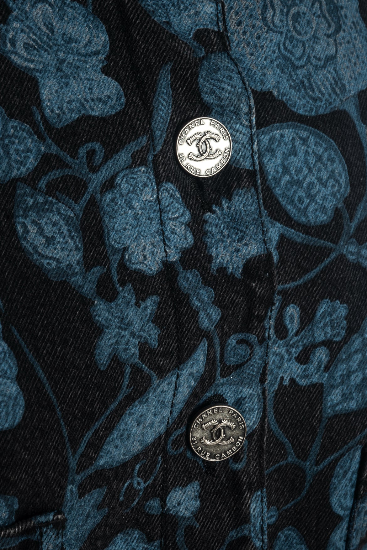 Chanel Size 34 2021 Le Chateau Des Dames Floral Print Denim Jacket - Image 6