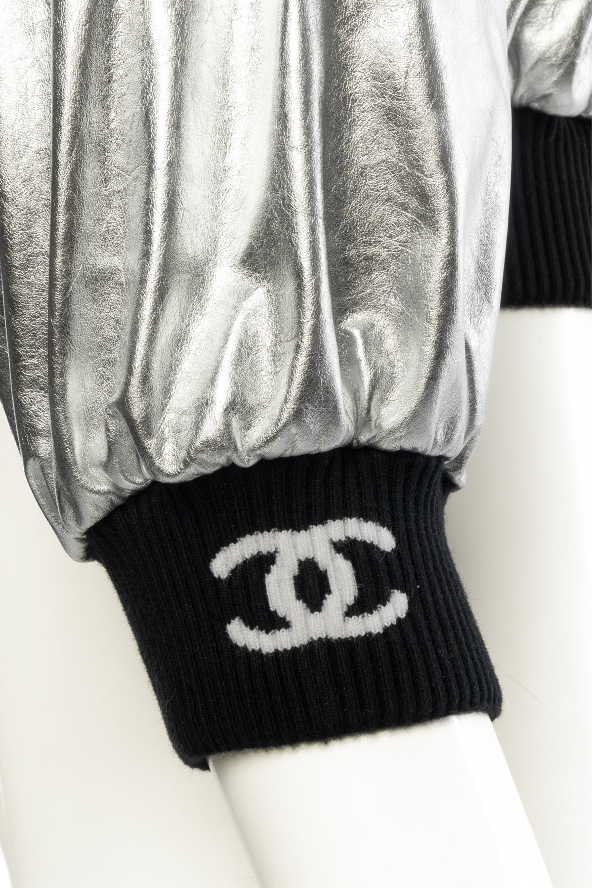Chanel Size 34 2023 Metallic Calfskin Leather Bomber Jacket - Image 5