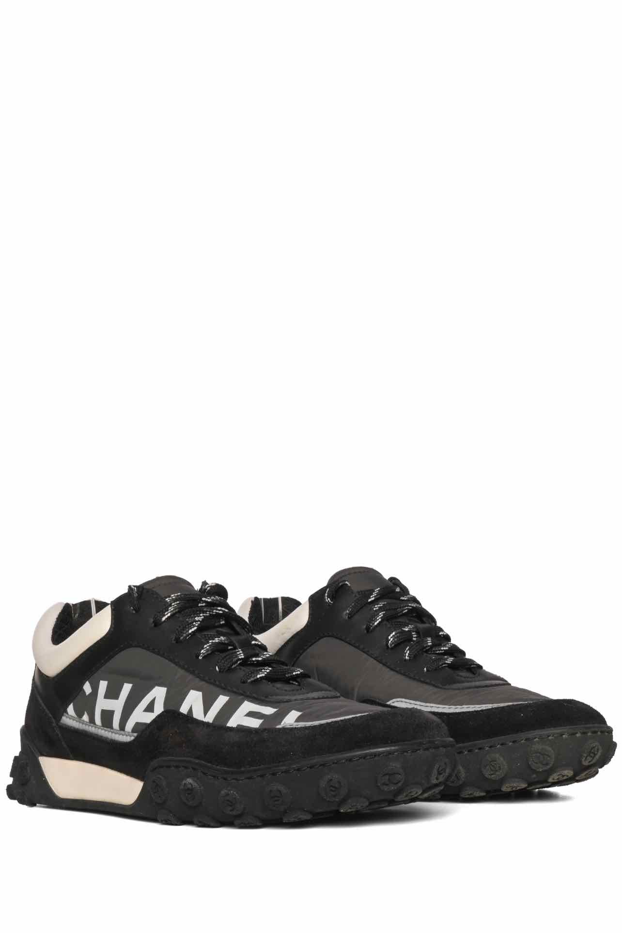 Chanel Size 36.5 Fabric Logo Sneaker - Image 2