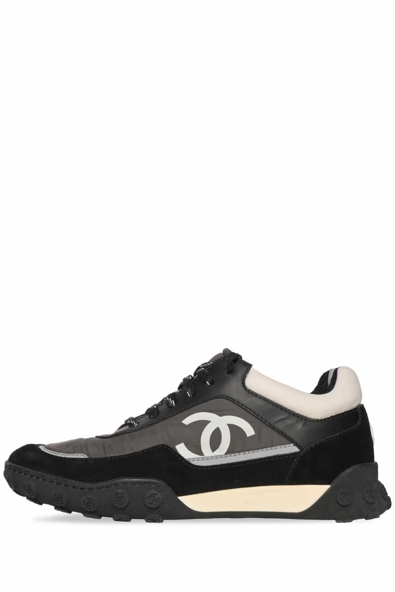 Chanel Size 36.5 Fabric Logo Sneaker - Image 3