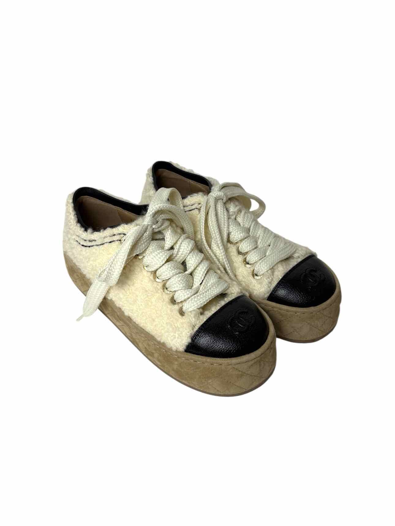 Chanel Size 36.5 Shearling & Leather Cap Toe CC Logo Sneaker - Image 2