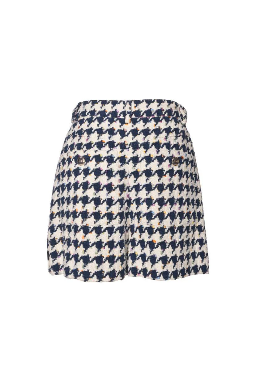 Chanel Size 36 Houndstooth Mini Shorts - Image 2
