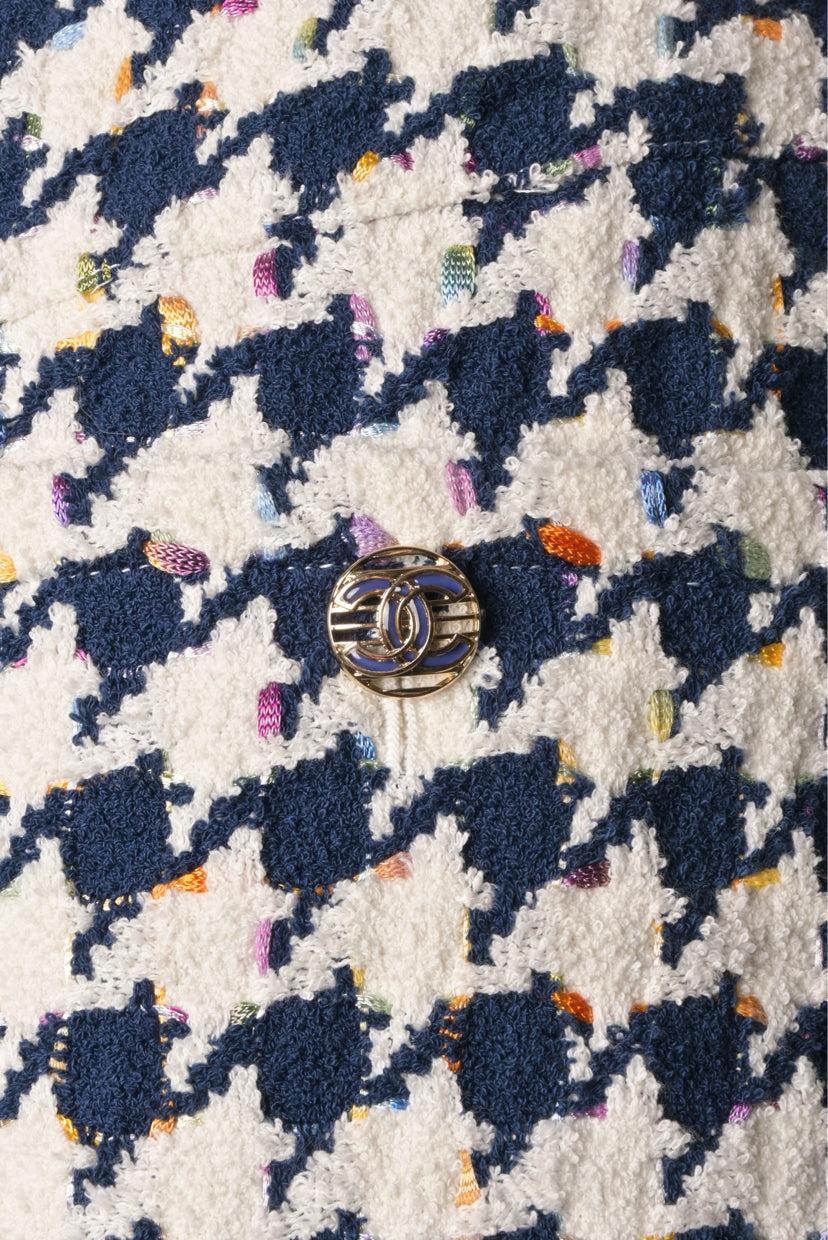Chanel Size 36 Houndstooth Mini Shorts - Image 3