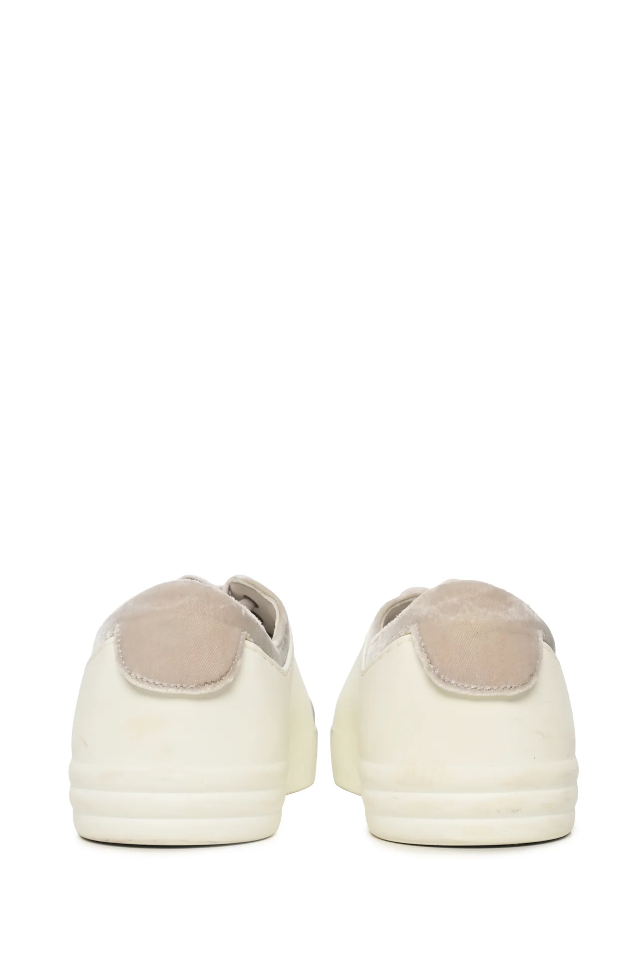 Chanel Size 37.5 CC Logo Velvet & Rubber Low Top Sneaker - Image 4