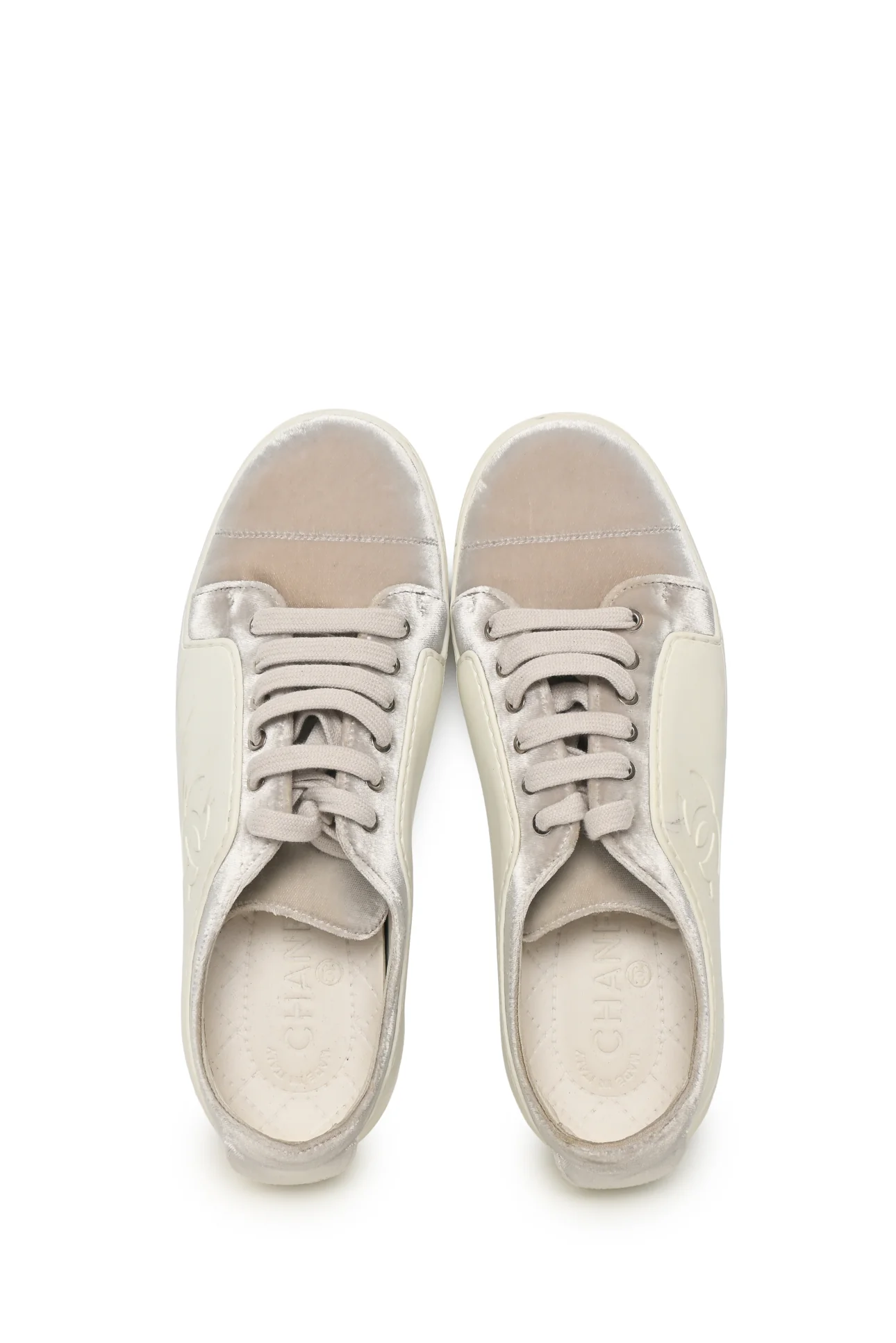 Chanel Size 37.5 CC Logo Velvet & Rubber Low Top Sneaker - Image 5