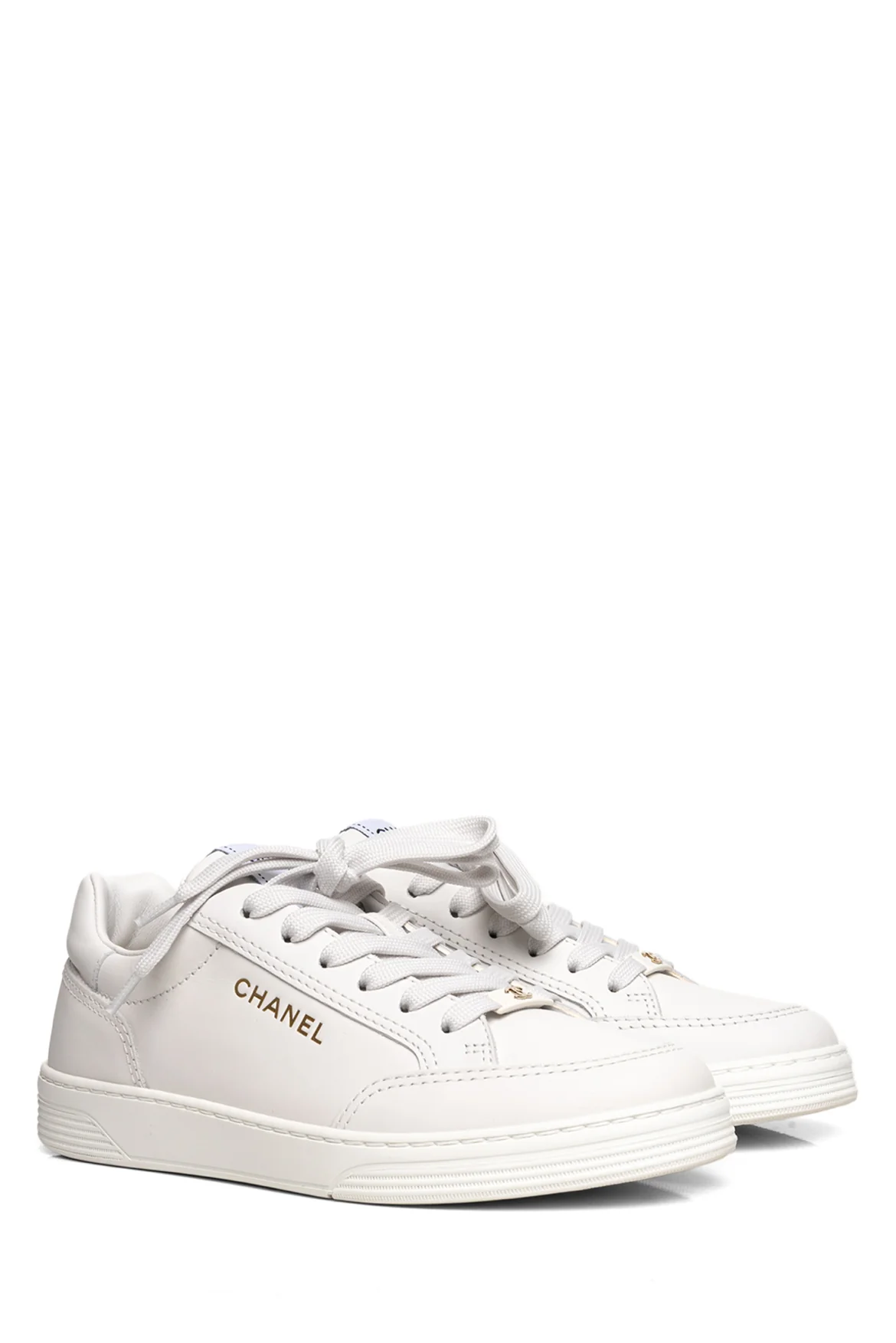 Chanel Size 37 CC Leather Sneaker - Image 2