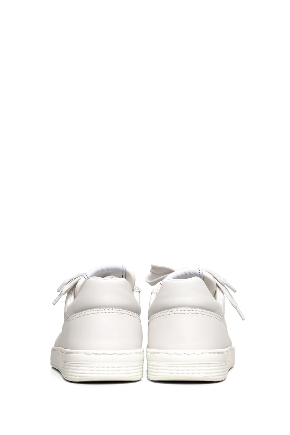 Chanel Size 37 CC Leather Sneaker - Image 4