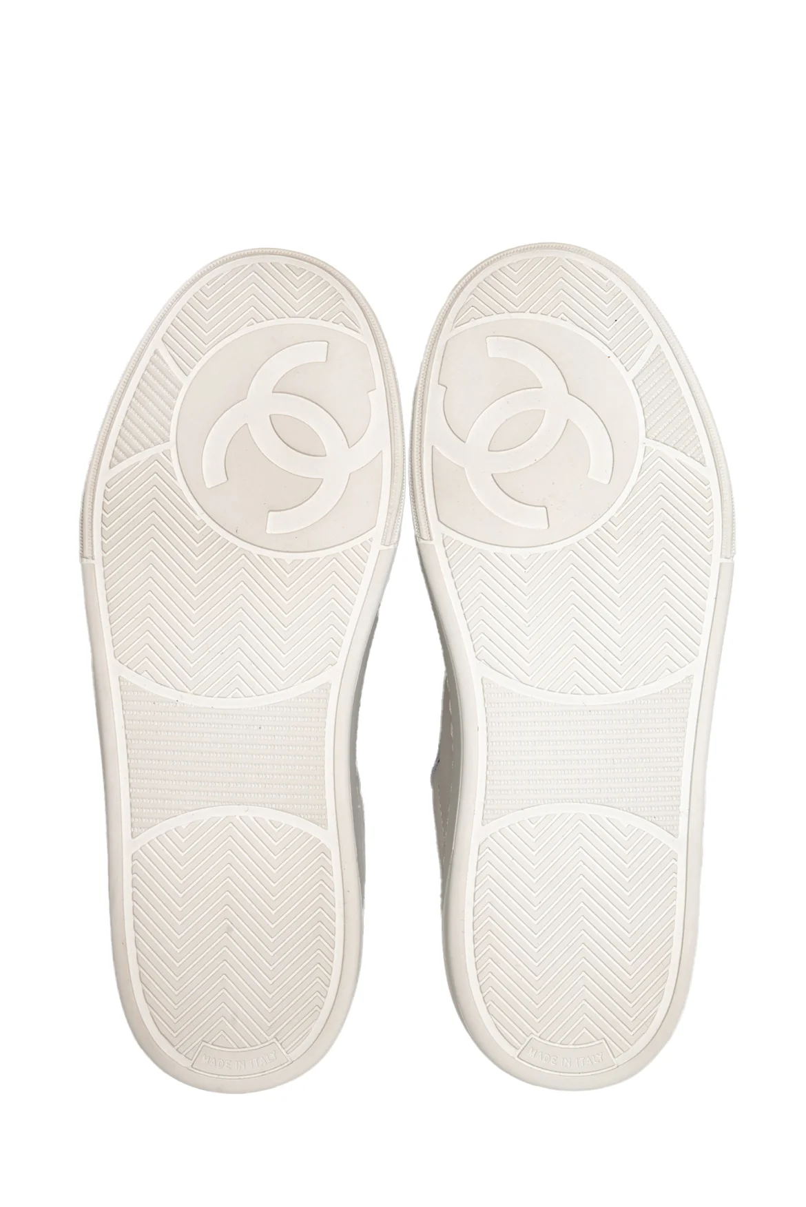 Chanel Size 37 CC Leather Sneaker - Image 6