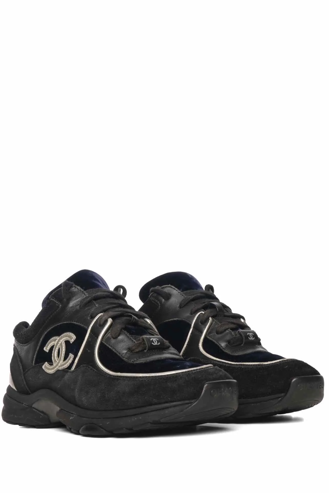 Chanel Size 37 Suede Velvet Lambskin CC Sneaker - Image 2