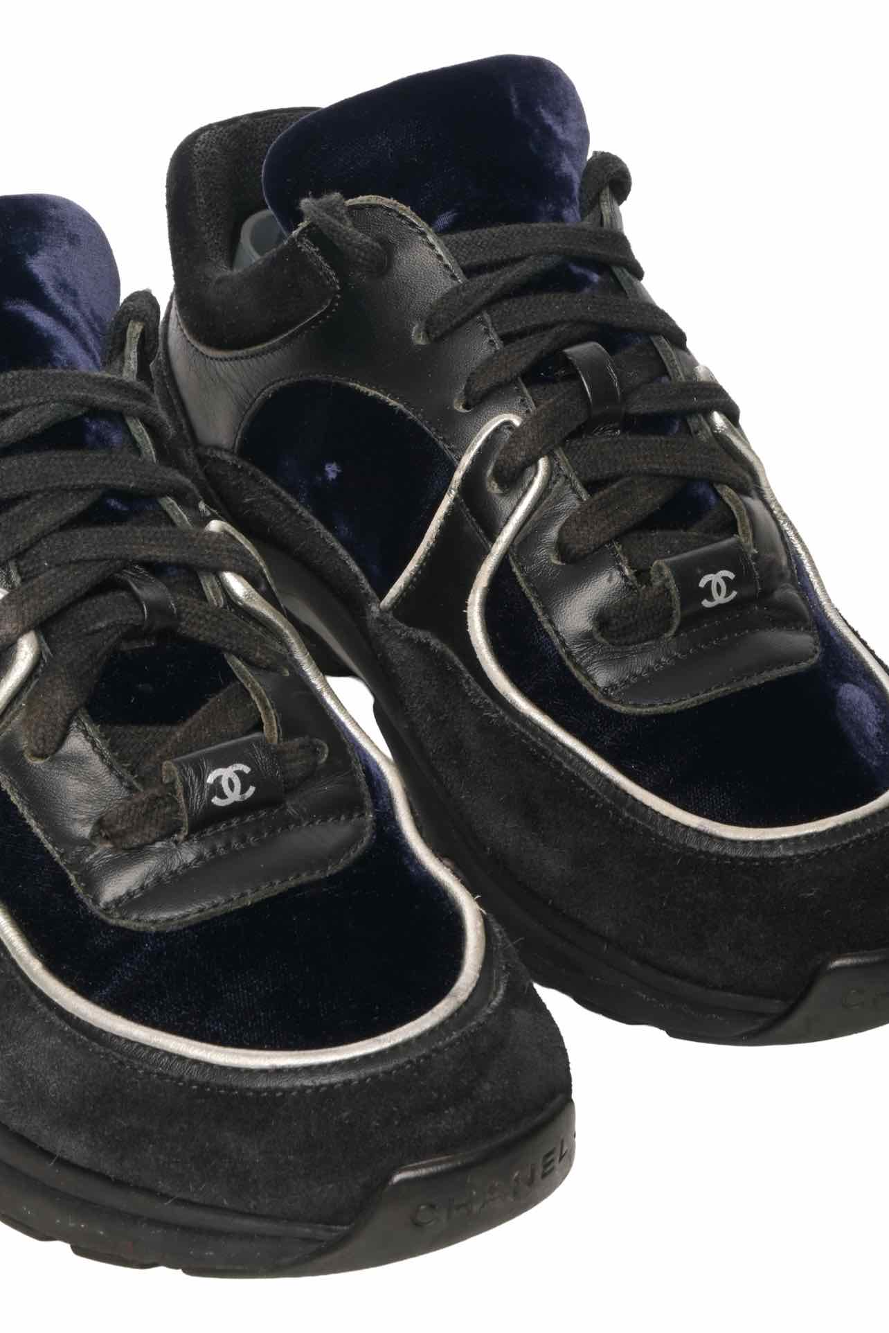Chanel Size 37 Suede Velvet Lambskin CC Sneaker - Image 4