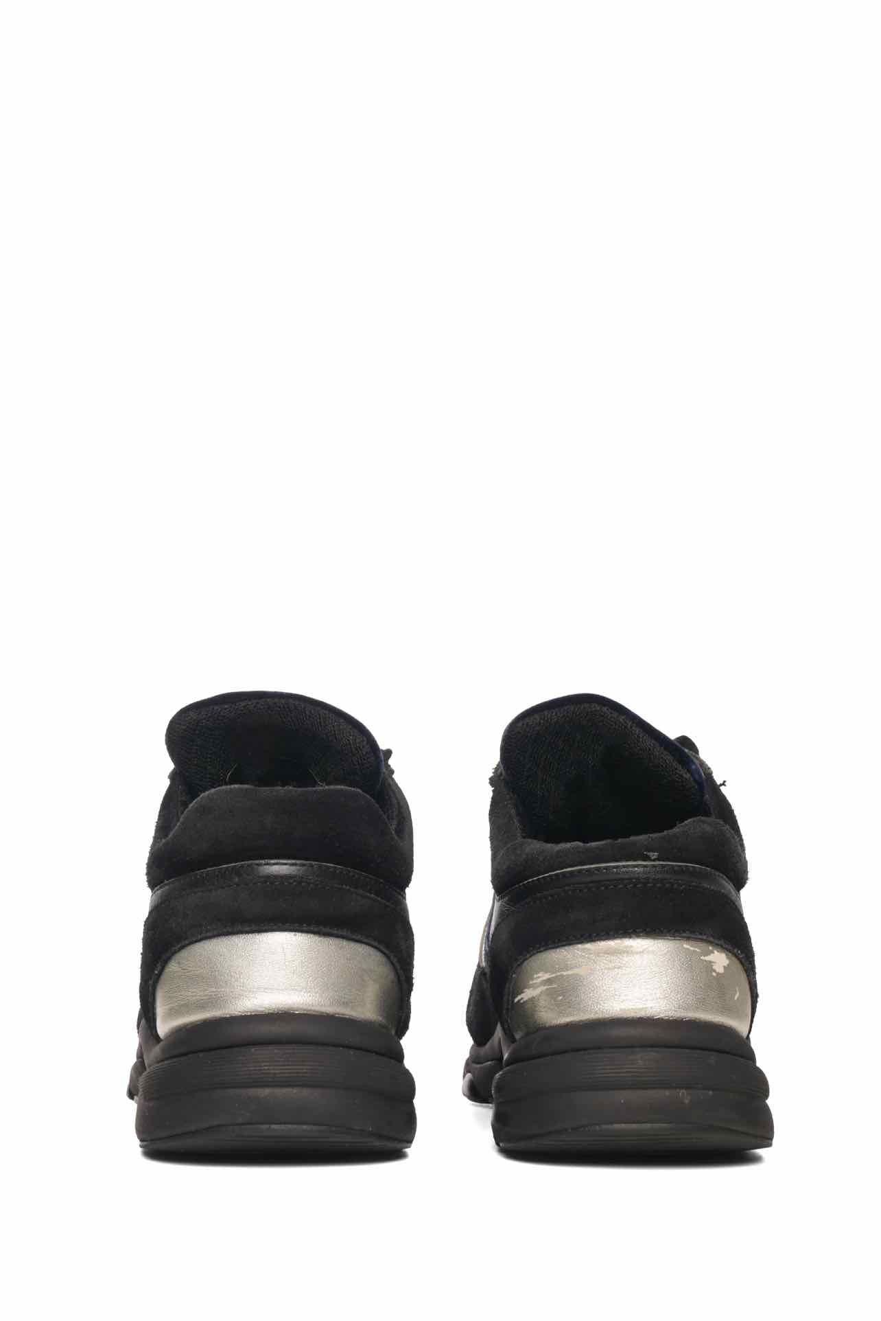 Chanel Size 37 Suede Velvet Lambskin CC Sneaker - Image 5