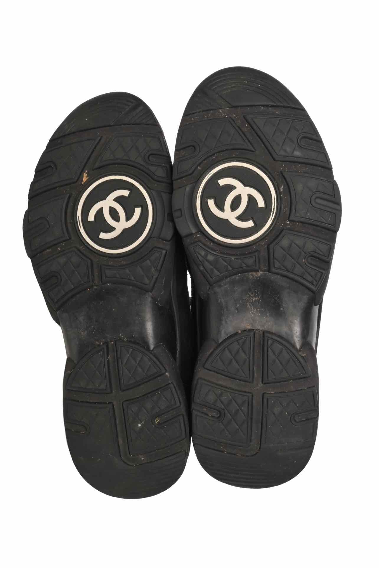 Chanel Size 37 Suede Velvet Lambskin CC Sneaker - Image 7
