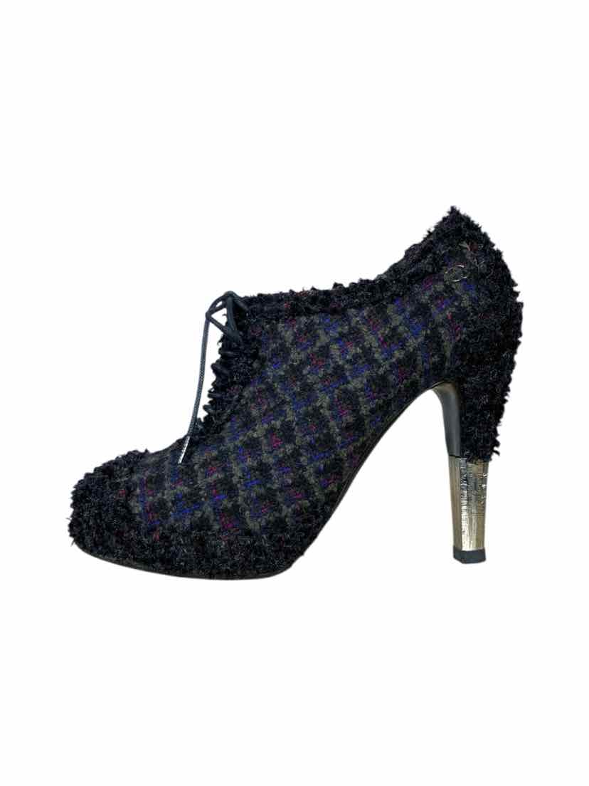 Chanel Size 37 Tweed Lace Up Ankle Boots - Image 3