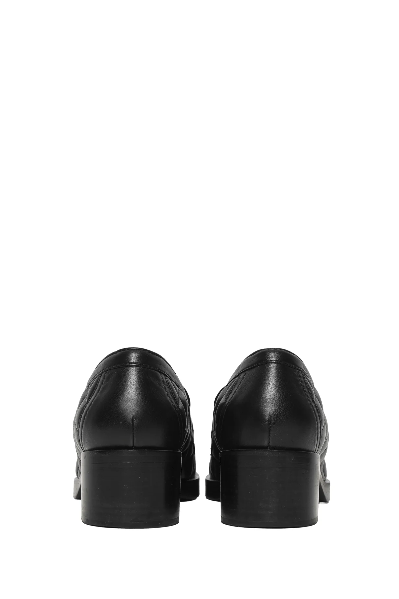 Chanel Size 38.5 Lambskin Quilted CC Heart Loafers - Image 4
