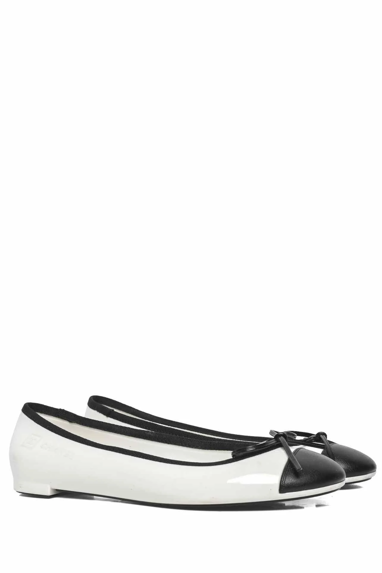 Chanel Size 38 Rubber & Leather CC Cap Ballet Flats - Image 2