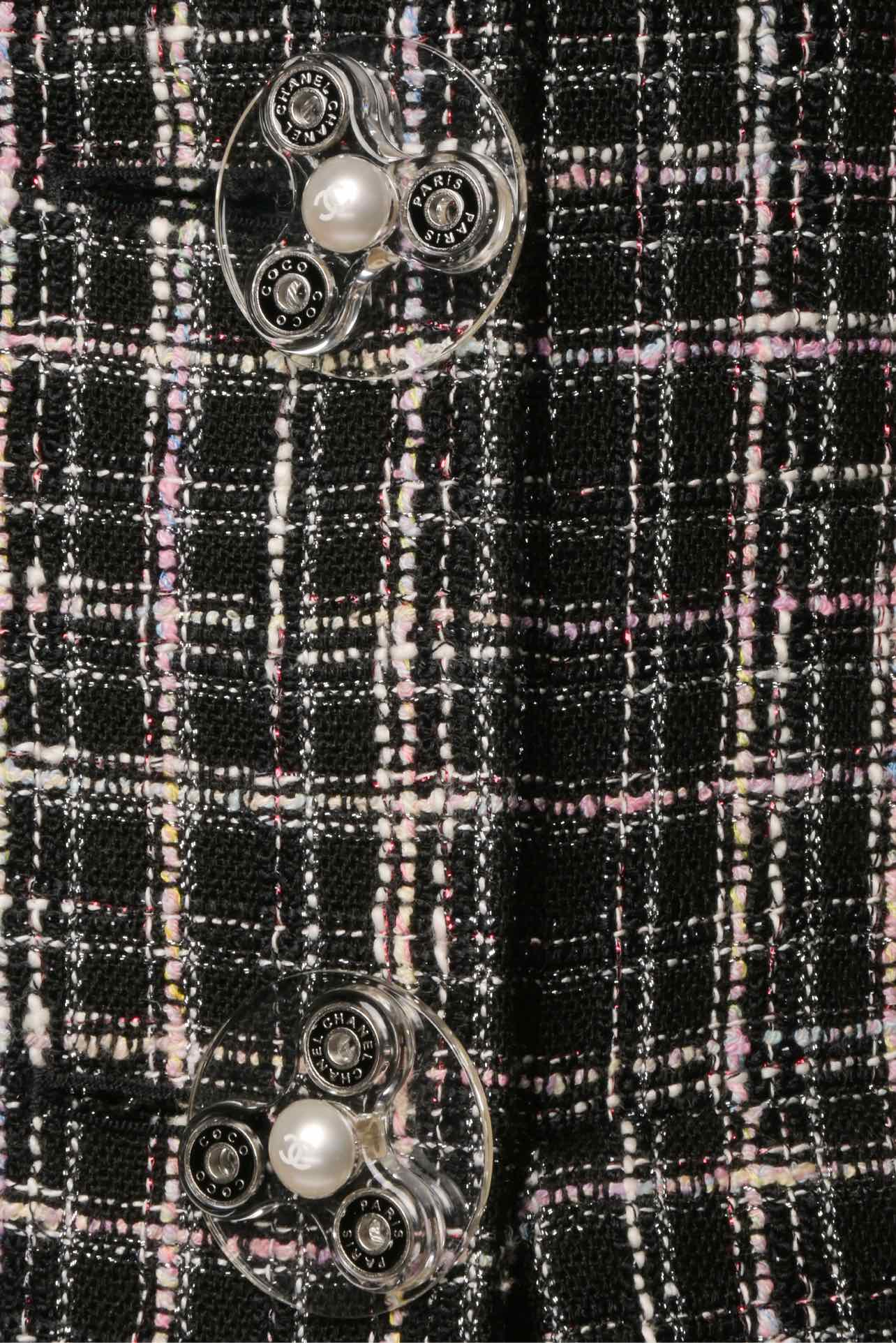 Chanel Size 38 Spring 2018 Plaid Print Tweed Coat - Image 3