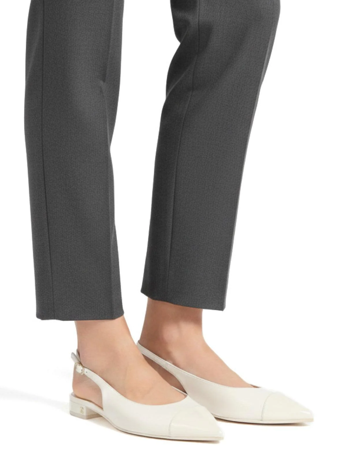 Chanel Size 39.5 2023 Interlocking CC Logo Patent Leather Slingback Flats - Image 7
