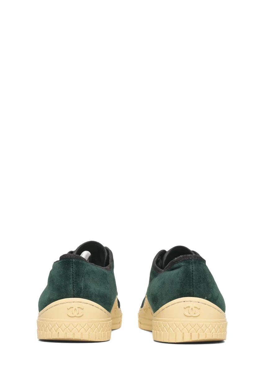 Chanel Size 39 Interlocking Logo Velvet Sneakers - Image 4