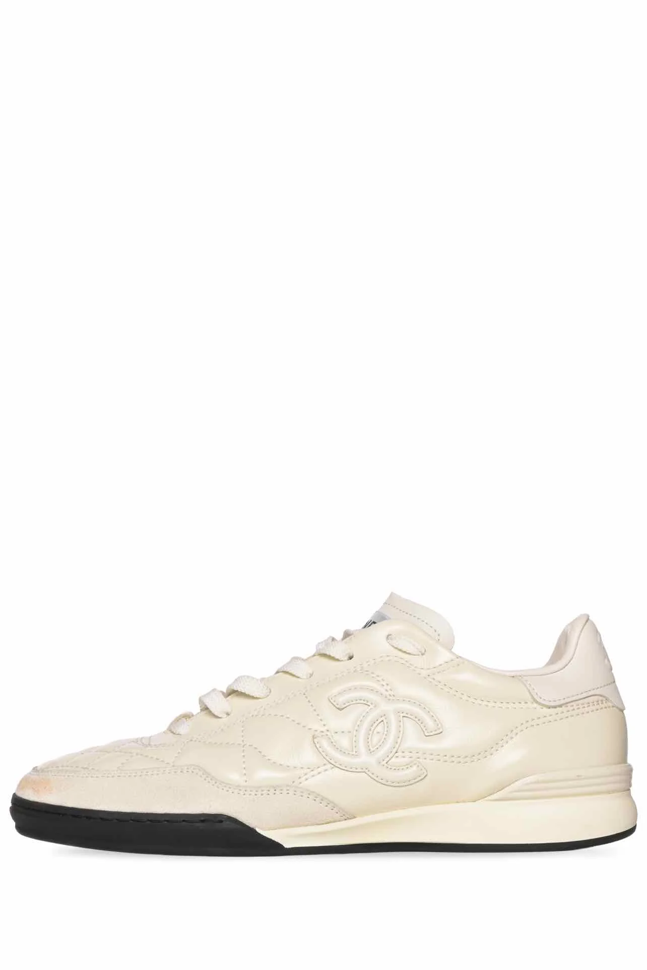 Chanel Size 39 Shiny Calfskin Suede Quilted CC Logo Sneaker - Image 3