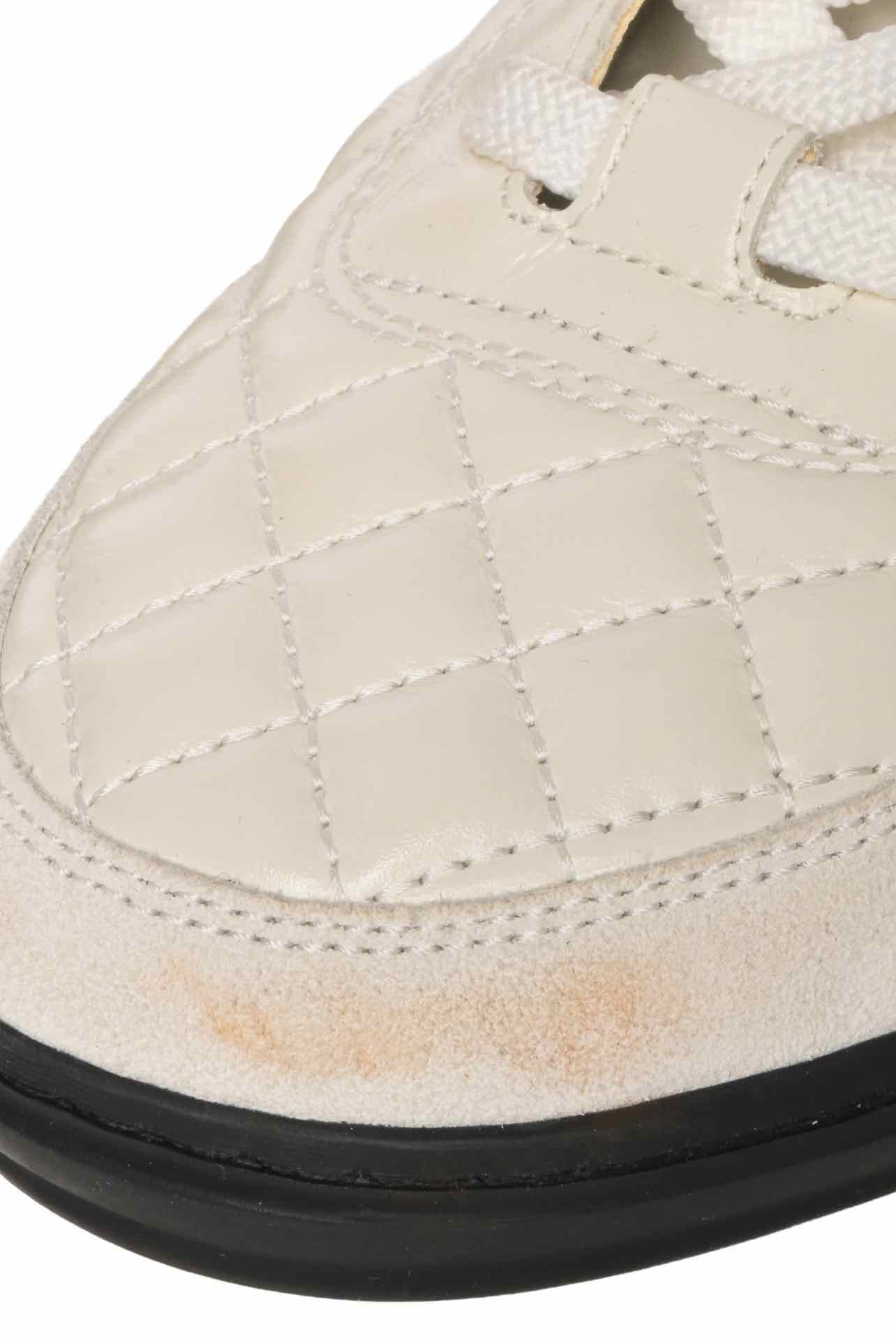 Chanel Size 39 Shiny Calfskin Suede Quilted CC Logo Sneaker - Image 5