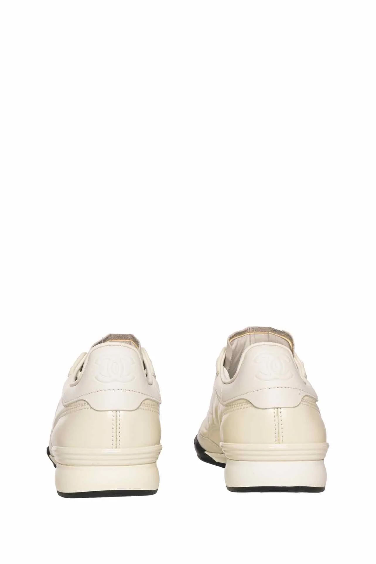 Chanel Size 39 Shiny Calfskin Suede Quilted CC Logo Sneaker - Image 7