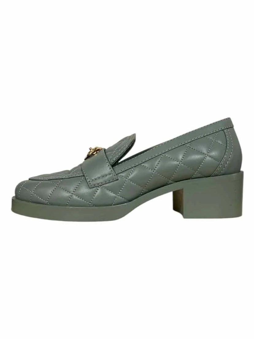 Chanel Size 39 Sweetheart Loafers - Image 3