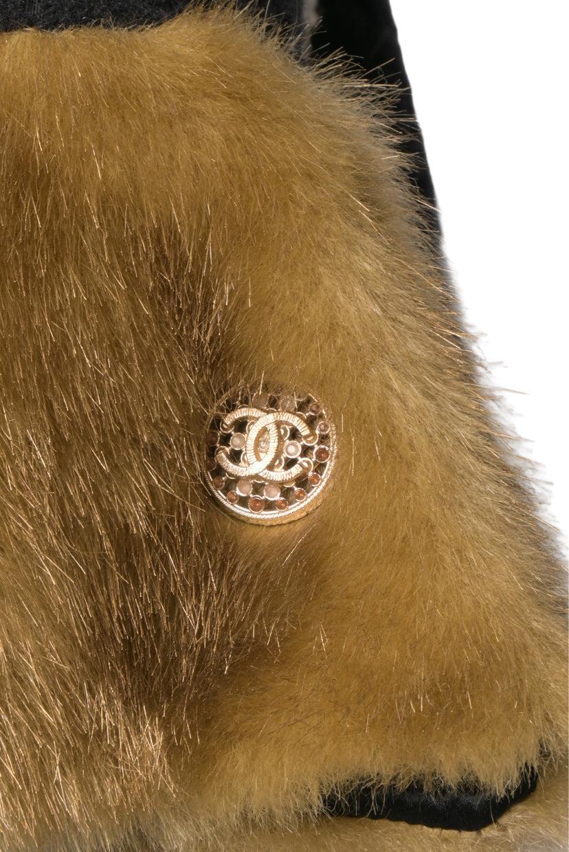 Chanel Size 40 Faux Fur Camellia Pattern Jacket - Image 5