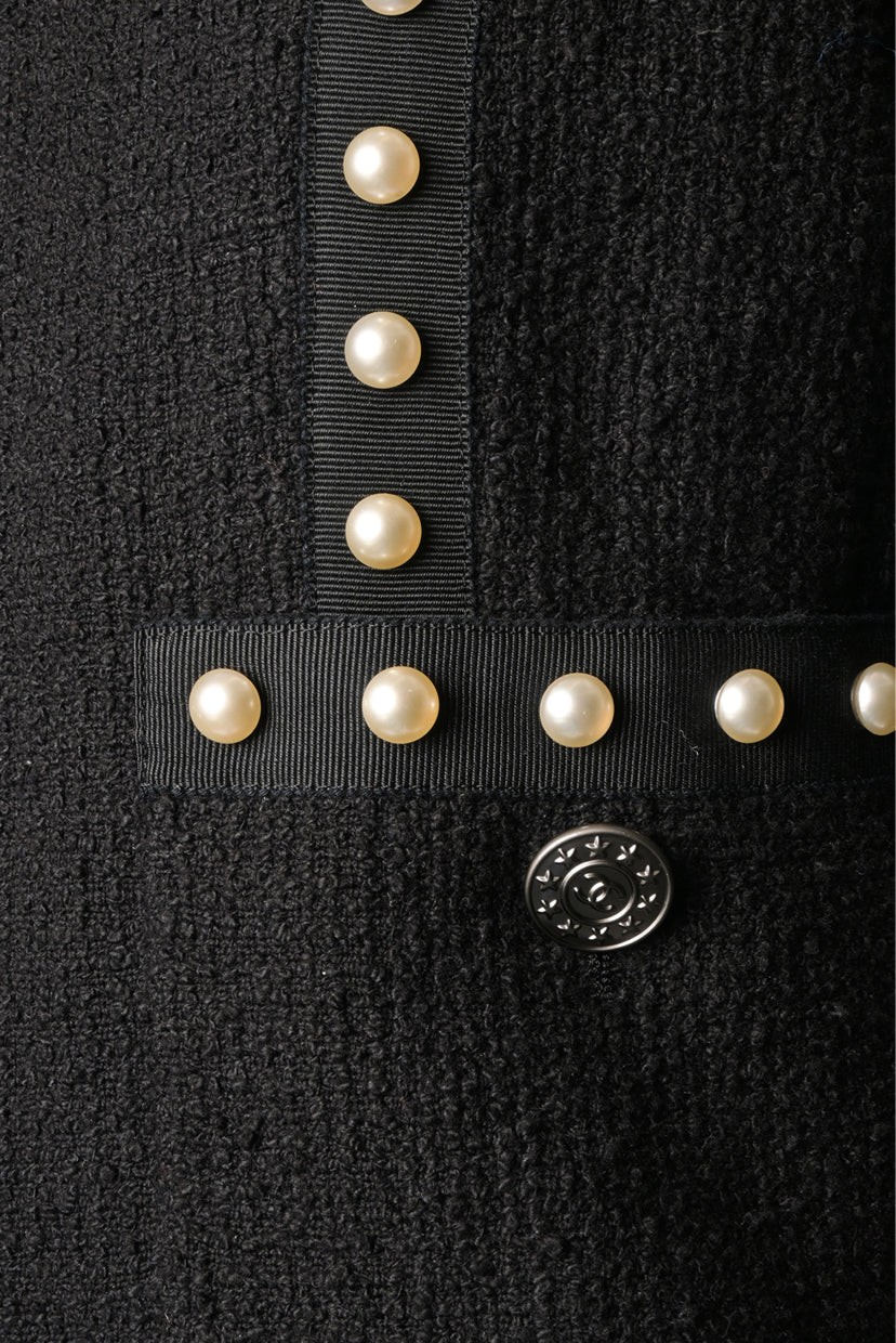 Chanel Size 40 Faux Pearl Tweed  Jacket - Image 5