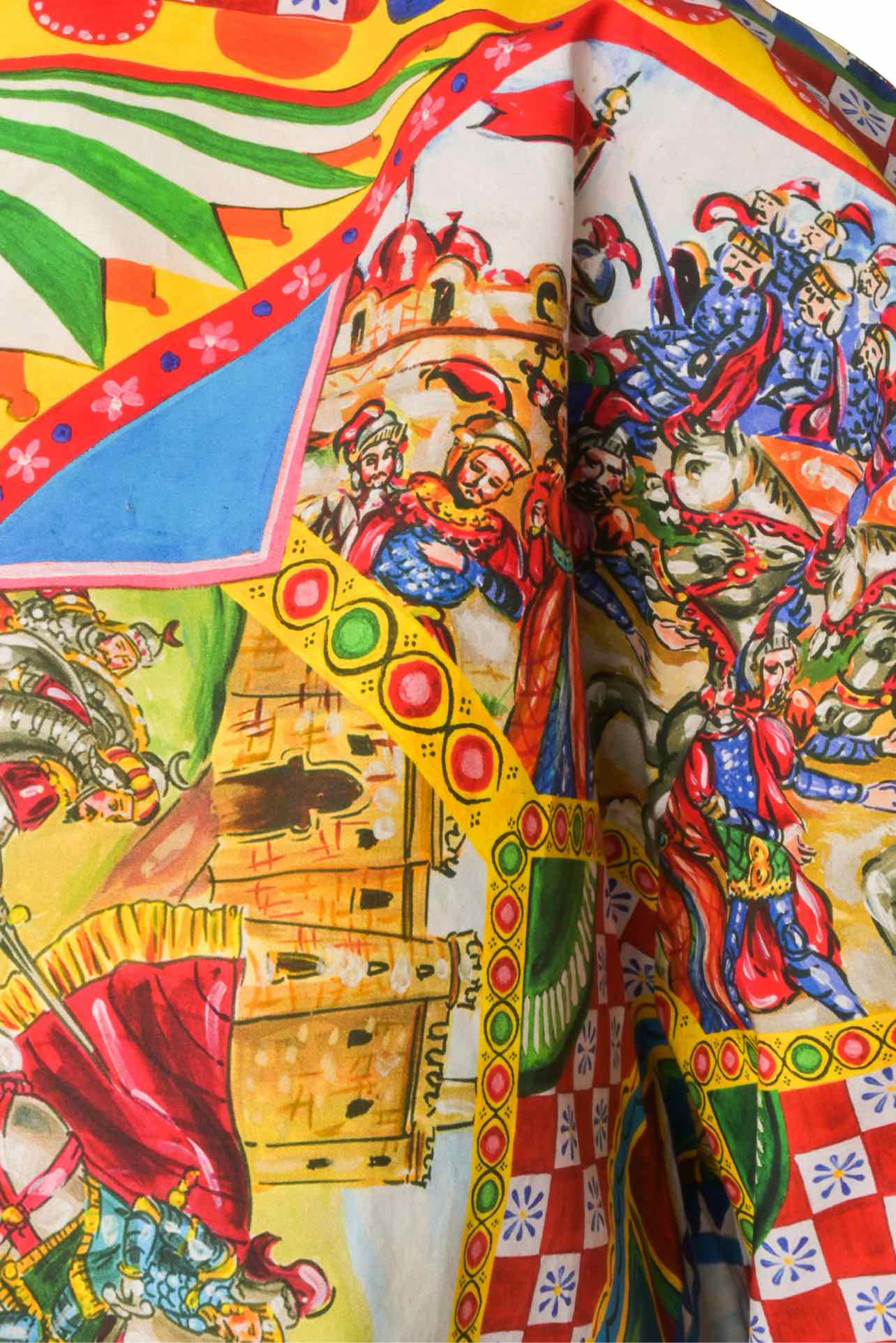 Dolce & Gabbana Size 12 Carretto Print Cropped Shirt - Image 3