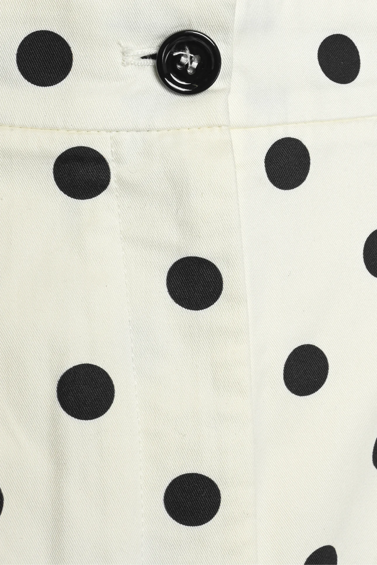 Dolce & Gabbana Size 40 High Waisted Polka-dot Mini Shorts - Image 3